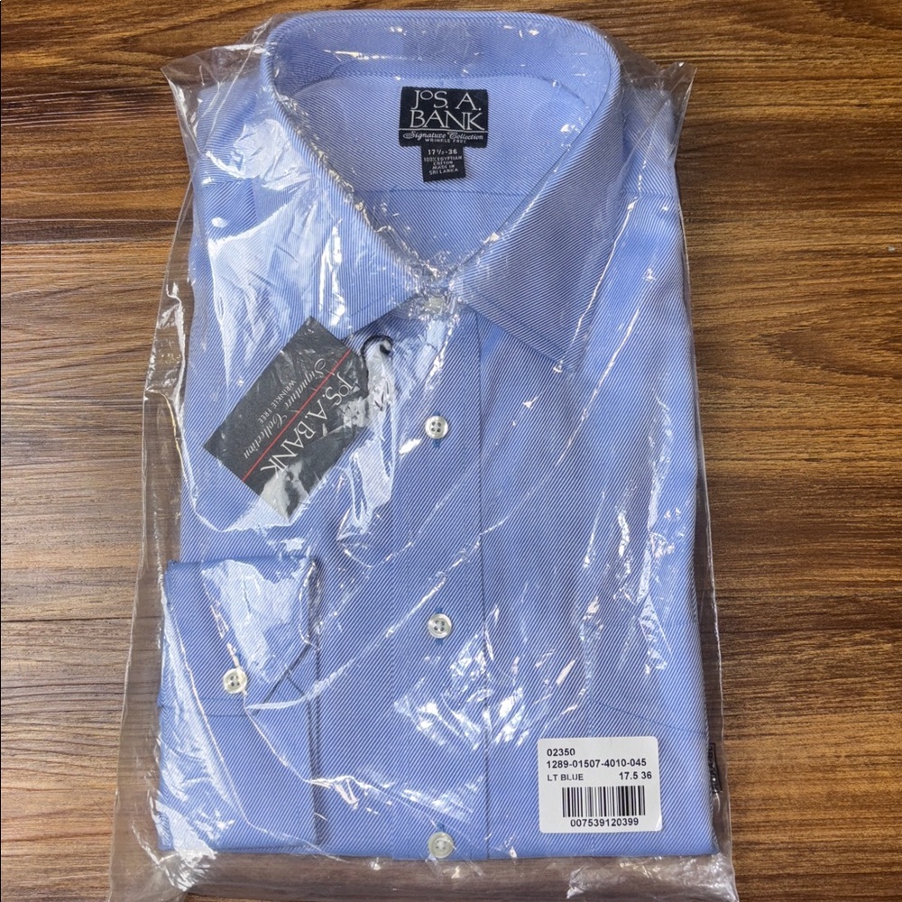 NEW Jos. A. Bank Light Blue Men's Shirt (measurements in description)